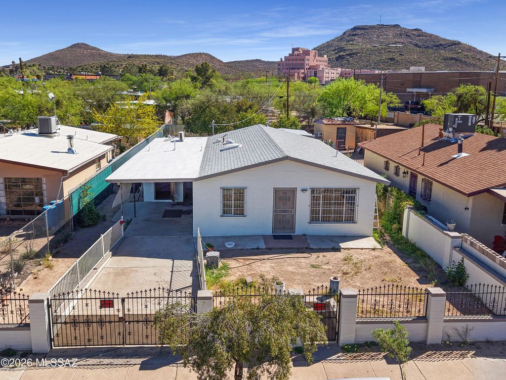 1527 W Niagara Street, Tucson, AZ 85745