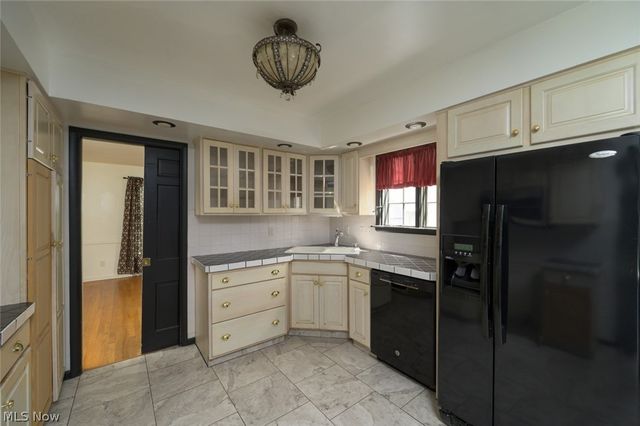 475 Brookpark Drive, Canfield, OH 44406
