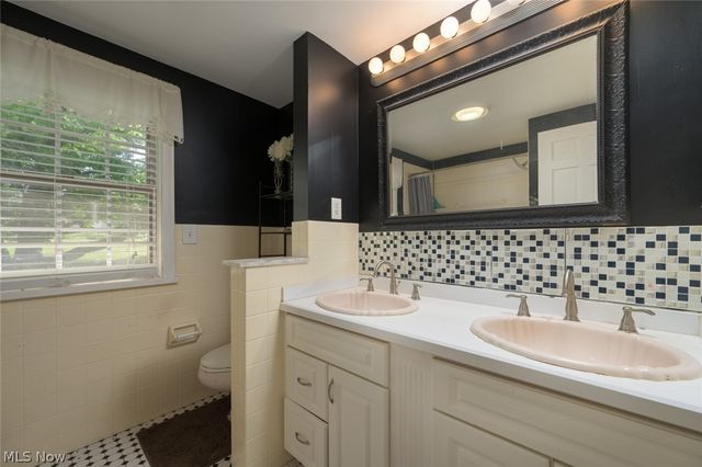 475 Brookpark Drive, Canfield, OH 44406
