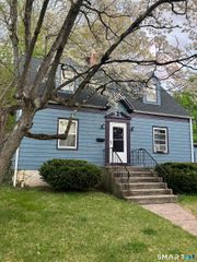 155 Lakeview Terrace, New Haven, CT 06515