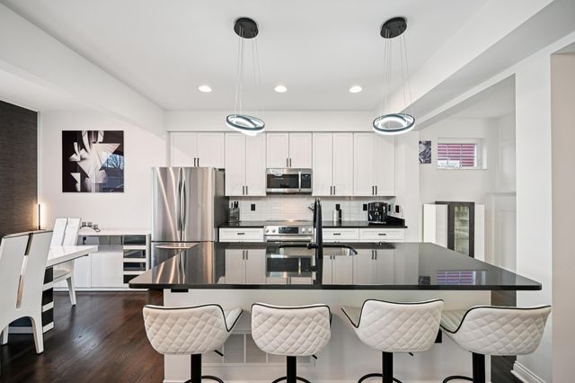 395 E Deshler Avenue, Columbus, OH 43206