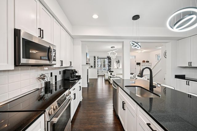 395 E Deshler Avenue, Columbus, OH 43206