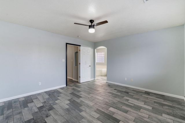 6847 Calle Cielo Avenue SW, Albuquerque, NM 87121