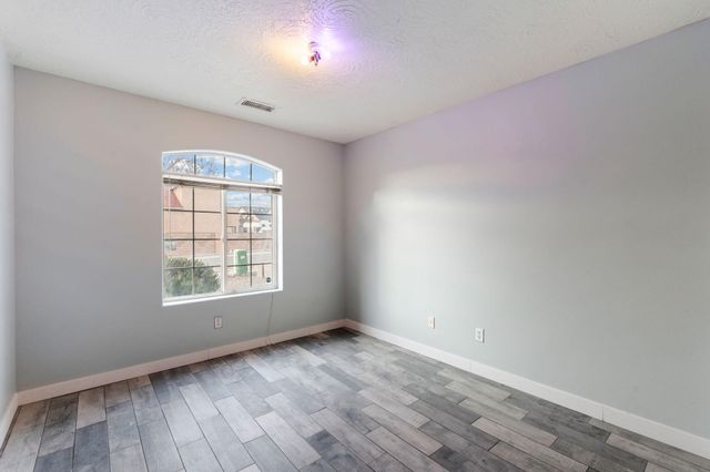 6847 Calle Cielo Avenue SW, Albuquerque, NM 87121