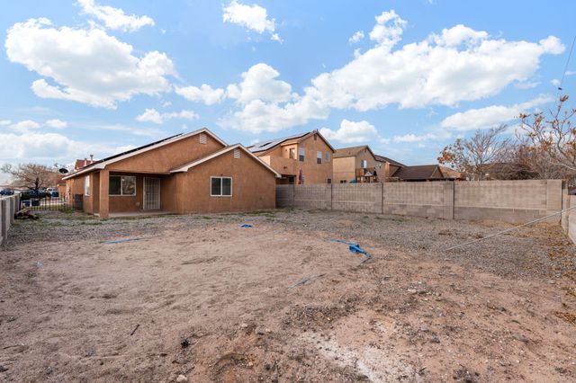 6847 Calle Cielo Avenue SW, Albuquerque, NM 87121