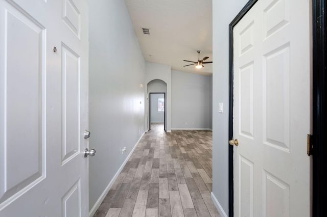 6847 Calle Cielo Avenue SW, Albuquerque, NM 87121