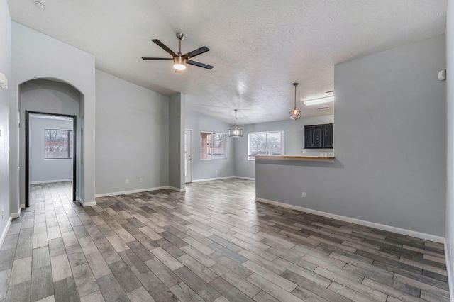 6847 Calle Cielo Avenue SW, Albuquerque, NM 87121