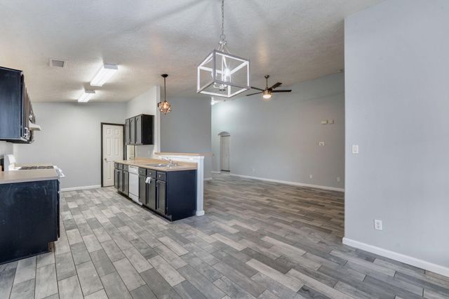 6847 Calle Cielo Avenue SW, Albuquerque, NM 87121