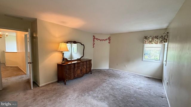 28 JACKIE DR., Trenton, NJ 08648