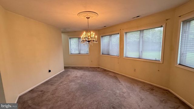 28 JACKIE DR., Trenton, NJ 08648