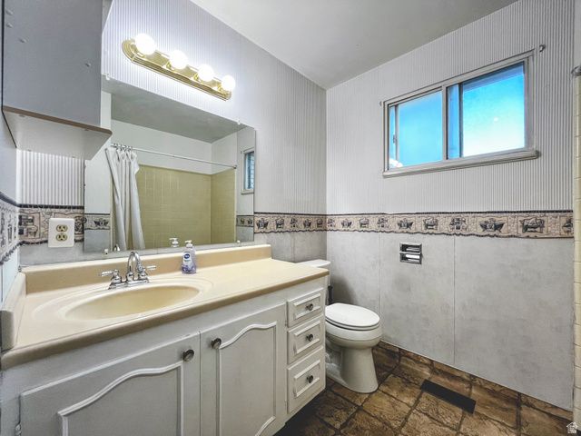 2620 W BLAKE DR, Taylorsville, UT 84129