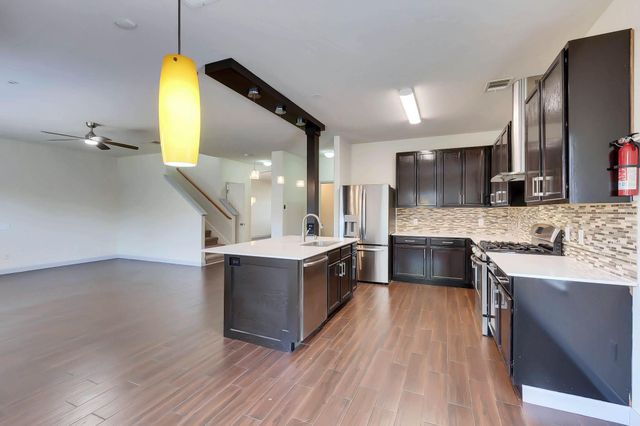10900 Gerald Allen LOOP, Austin, TX 78748