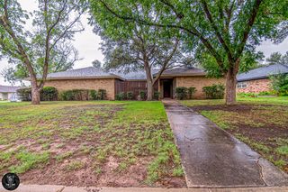 2401 Dartmouth Dr, Midland, TX 79705