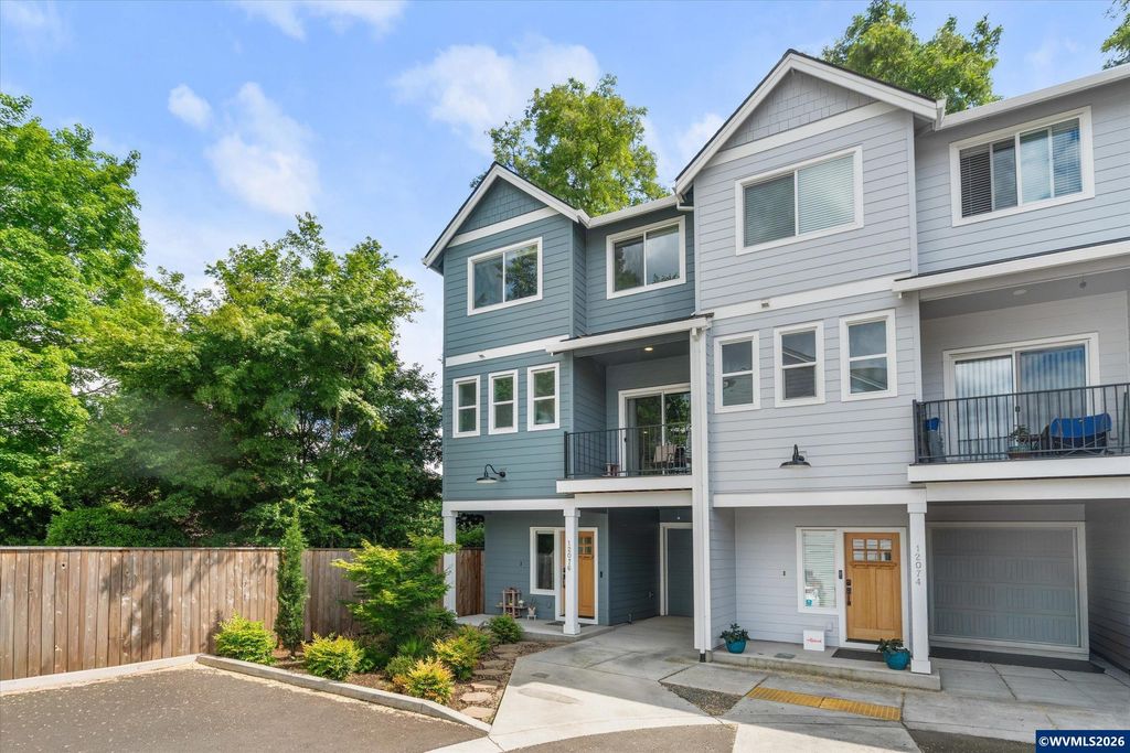 12076 SE Harold St, Portland, OR 97226