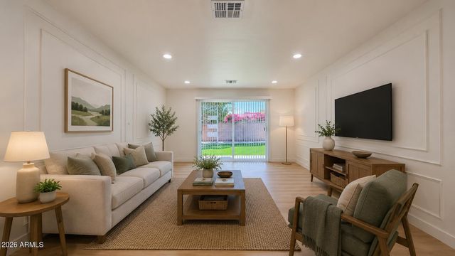 1707 W HIGHLAND Avenue, Phoenix, AZ 85015
