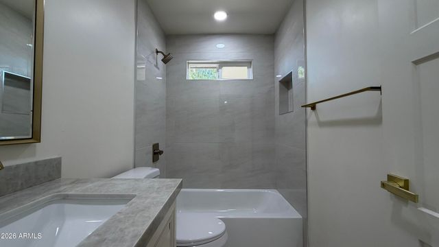 1707 W HIGHLAND Avenue, Phoenix, AZ 85015
