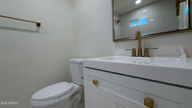 1707 W HIGHLAND Avenue, Phoenix, AZ 85015