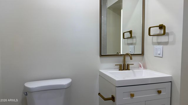 1707 W HIGHLAND Avenue, Phoenix, AZ 85015
