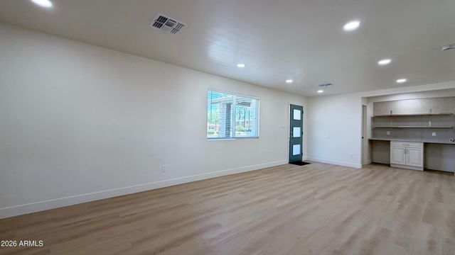 1707 W HIGHLAND Avenue, Phoenix, AZ 85015