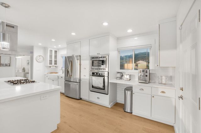 204 Shoreview Avenue, Pacifica, CA 94044