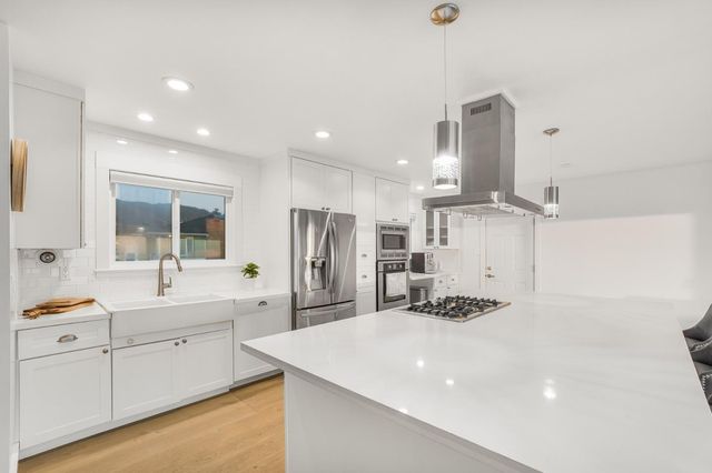 204 Shoreview Avenue, Pacifica, CA 94044