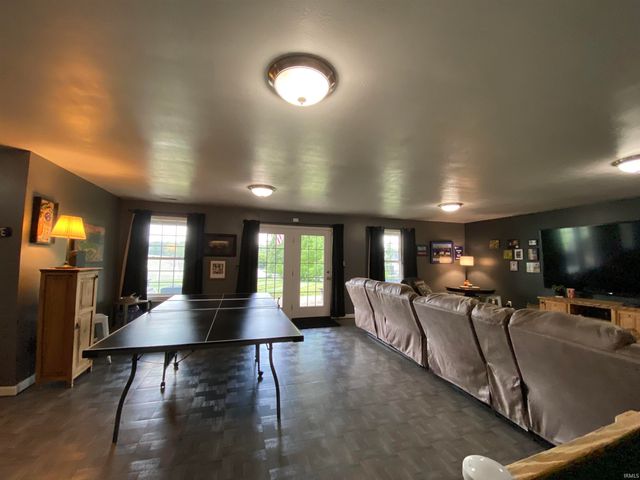 628 Fellowship Drive, Bedford, IN 47421