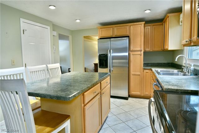 1756 Penny Lane, Youngstown, OH 44515