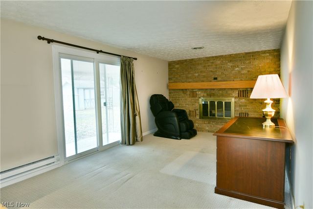 1756 Penny Lane, Youngstown, OH 44515