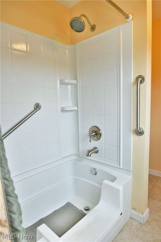 1756 Penny Lane, Youngstown, OH 44515