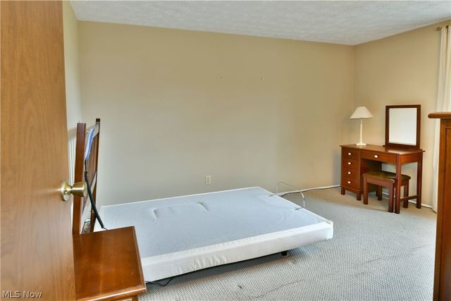 1756 Penny Lane, Youngstown, OH 44515