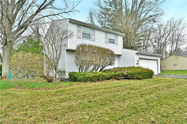 1756 Penny Lane, Youngstown, OH 44515