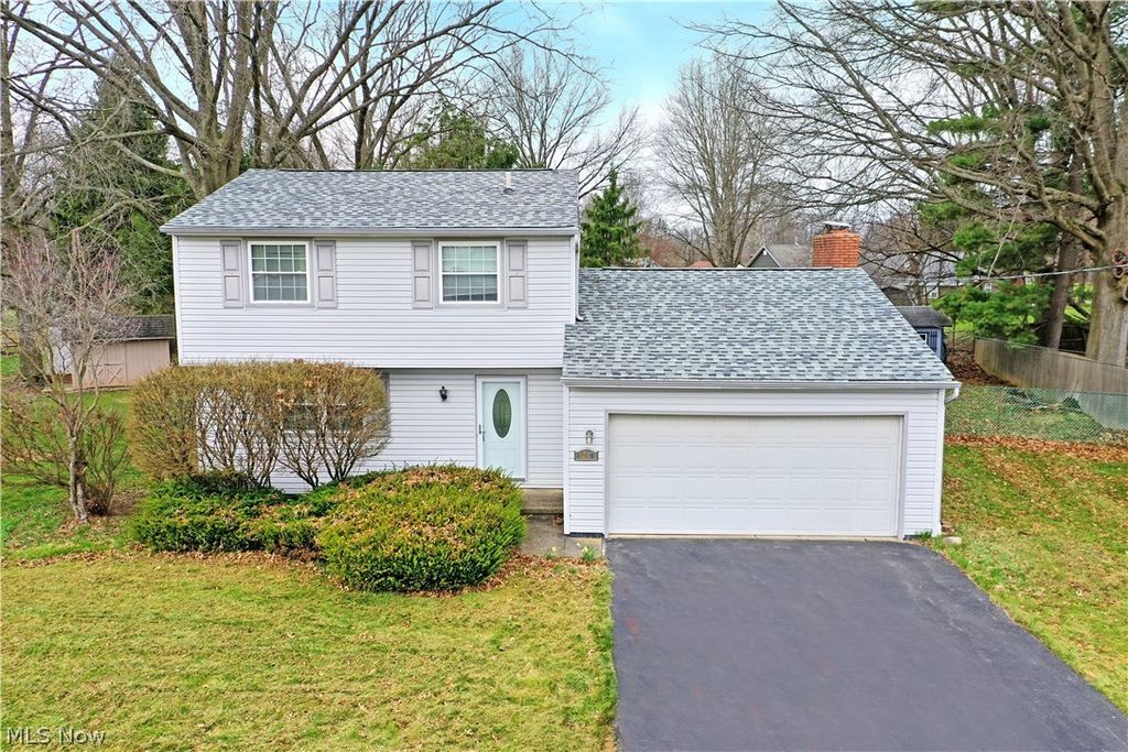 1756 Penny Lane, Youngstown, OH 44515