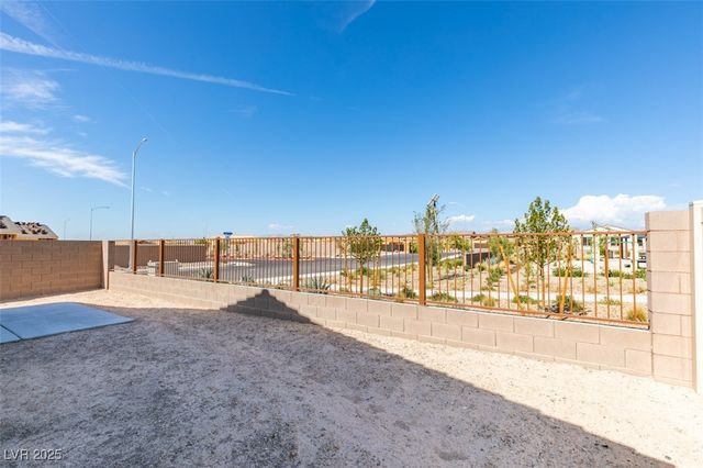 6823 Laguna Blanca Street, North Las Vegas, NV 89086