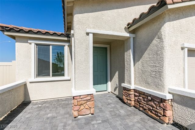 6823 Laguna Blanca Street, North Las Vegas, NV 89086