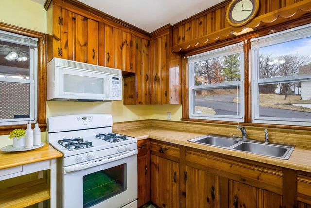 2110 ORANGE ST, Staunton, VA 24401