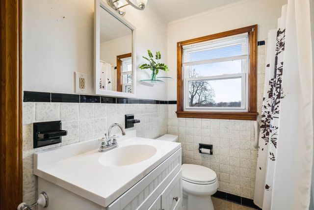 2110 ORANGE ST, Staunton, VA 24401