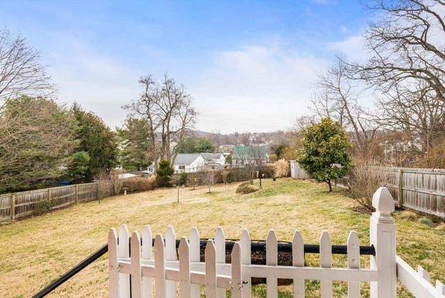 2110 ORANGE ST, Staunton, VA 24401