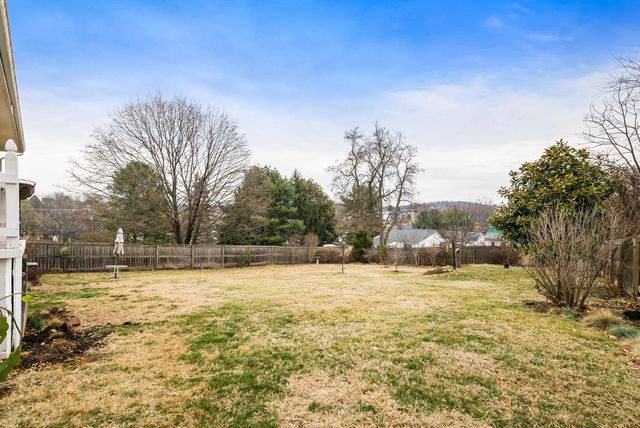 2110 ORANGE ST, Staunton, VA 24401