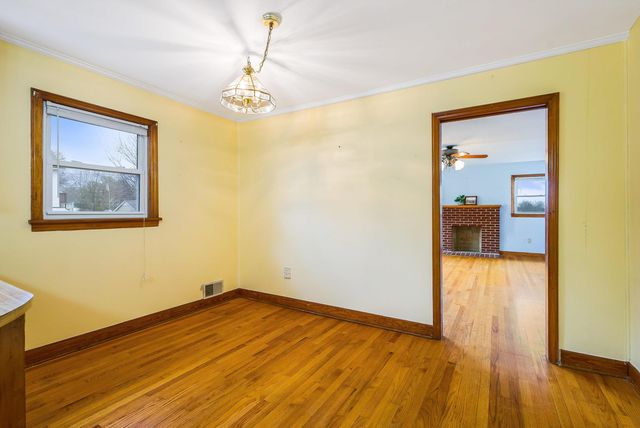 2110 ORANGE ST, Staunton, VA 24401