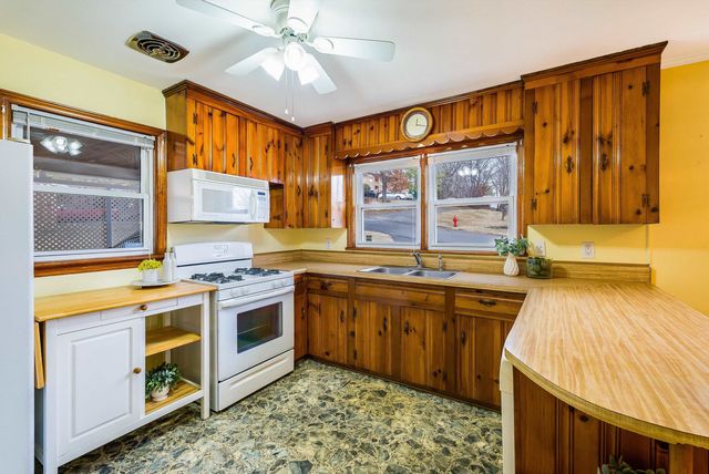 2110 ORANGE ST, Staunton, VA 24401