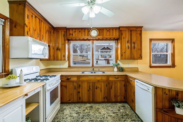 2110 ORANGE ST, Staunton, VA 24401