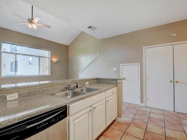 2502 Leon ST 102, Austin, TX 78705