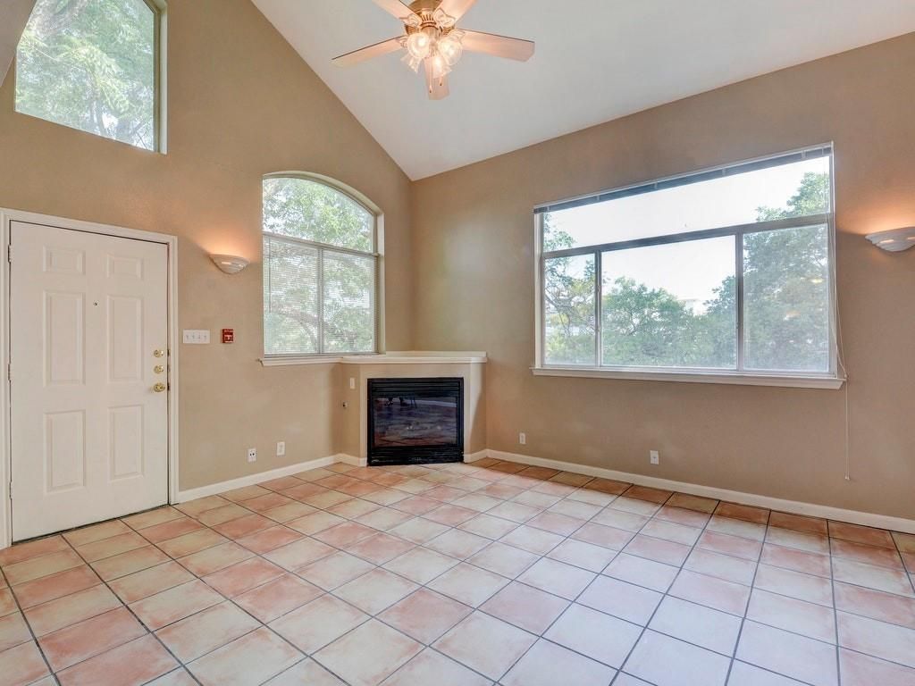 2502 Leon ST 102, Austin, TX 78705