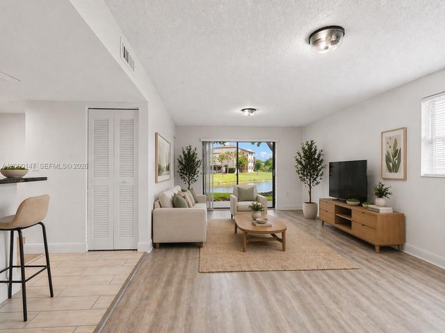 9821 Nob Hill Ct 9821, Sunrise, FL 33351