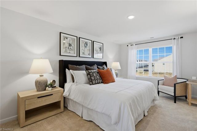 1802 Pheasant Trace Circle, Kernersville, NC 27284