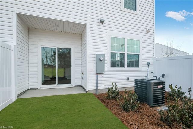 1802 Pheasant Trace Circle, Kernersville, NC 27284