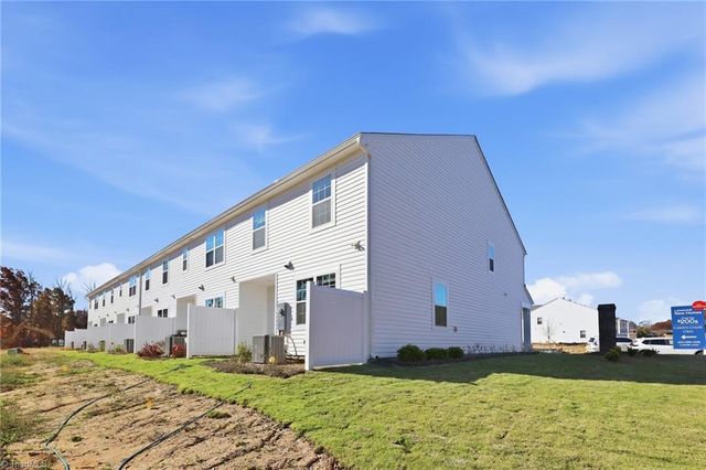 1802 Pheasant Trace Circle, Kernersville, NC 27284