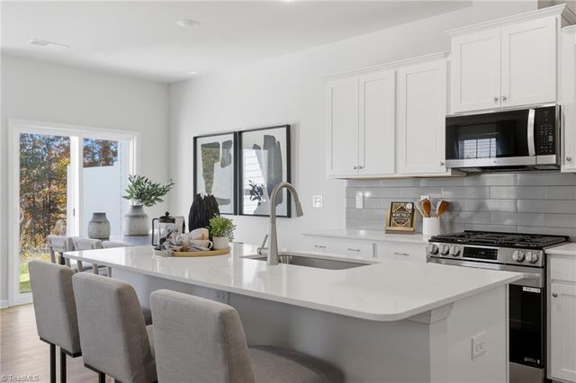 1802 Pheasant Trace Circle, Kernersville, NC 27284