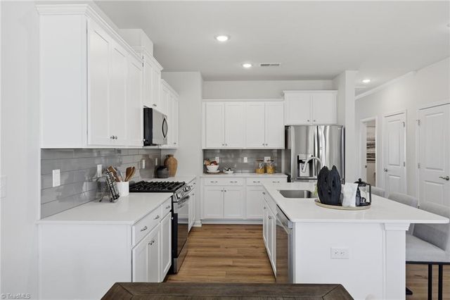 1802 Pheasant Trace Circle, Kernersville, NC 27284