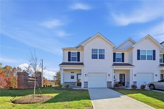 1802 Pheasant Trace Circle, Kernersville, NC 27284